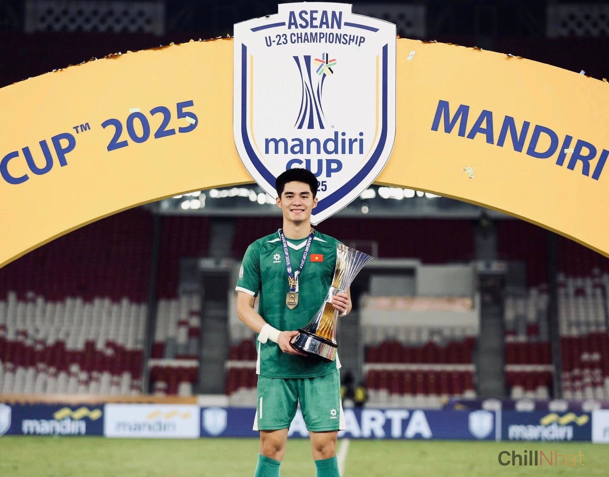 Trần Trung Kiên cùng đội tuyển vô địch nhiều giải đấu quan trọng.