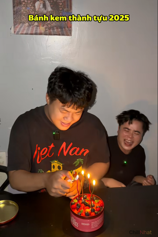 Trên trang cá nhân, Tường Hồng Phú cũng theo trend với những bật mí gây sốc.