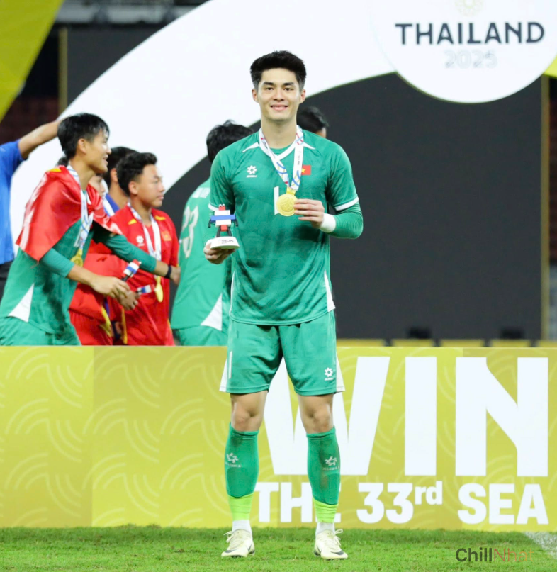 Trần Trung Kiên và tấm HCV Seagame danh giá.