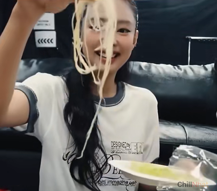 Jennie gây tranh cãi chế giễu Rose với phát ngôn gây sốc?