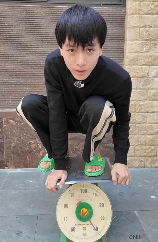 Khải Cà Khịa gây sốc khi 26 tuổi chỉ nặng 39kg