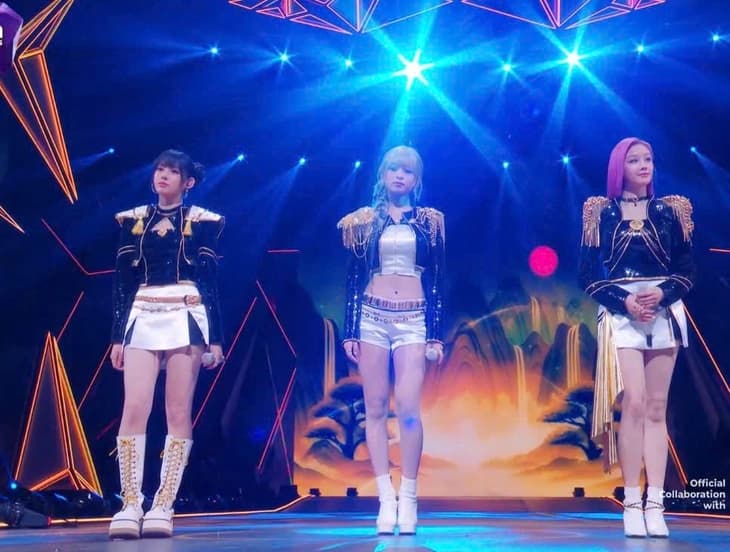 Nhóm nhạc Baby Monster trình diễn tại MAMA 2025