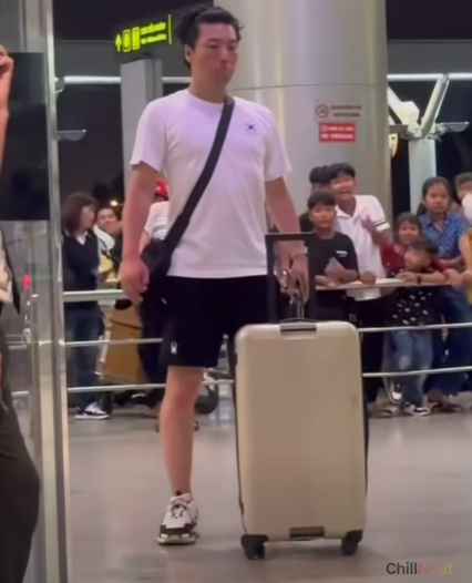 Ban đầu, anh chàng còn tìm đủ lý do để biện minh cho hành động khiếm nhã của mình.