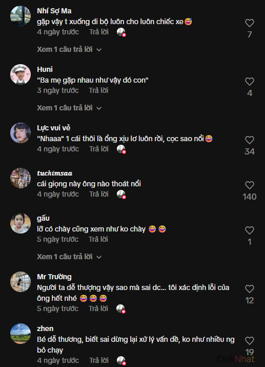 Em gái xin lỗi bác tài sau va chạm