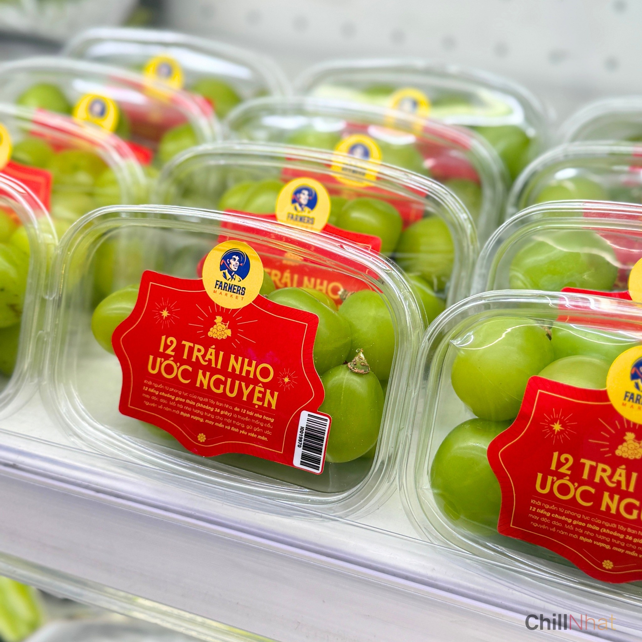 Nhiều cửa hàng tiện lợi cháy hàng vì các bạn trẻ "đu trend" quá nhiều.