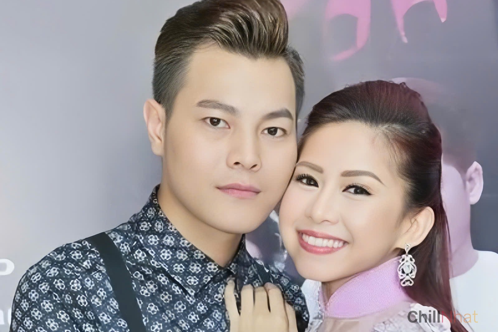 Nam ca sĩ bất ngờ "quay xe" bênh vực vợ cũ.