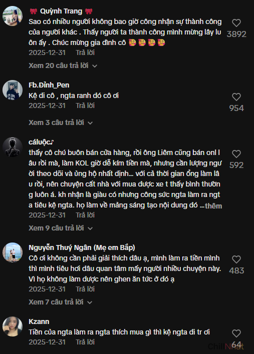 Mọi người cảm động trước những chia sẻ của người trong cuộc.