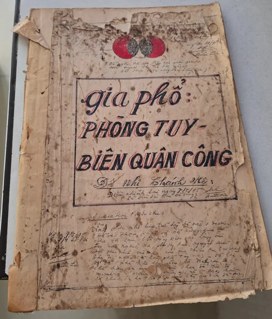 Gia Phổ Phòng Tuy Biên Quận Công được gia đình Trà My lưu giữ đến nay